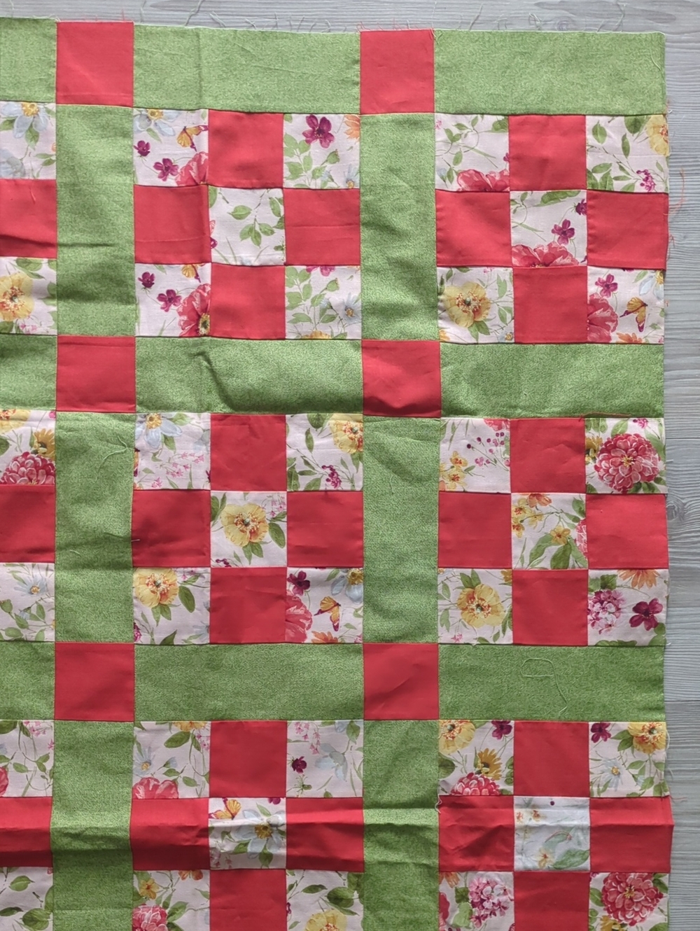 Handmade Unfinished Quilt Top UFO Floral Patchwork Green Red 30.5 x 53 - Picture 3 of 13